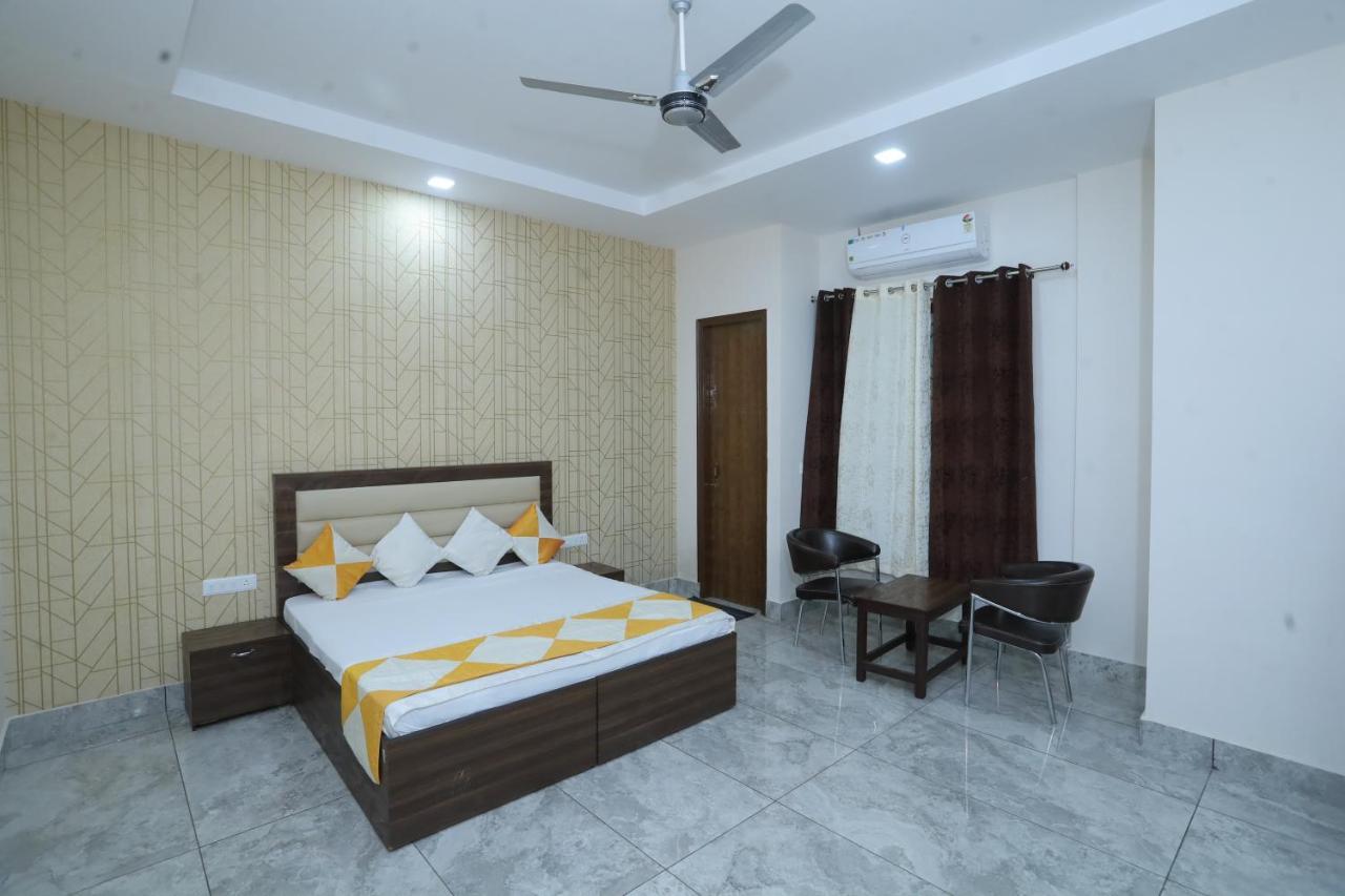 Raghav Inn Karnāl Exterior foto