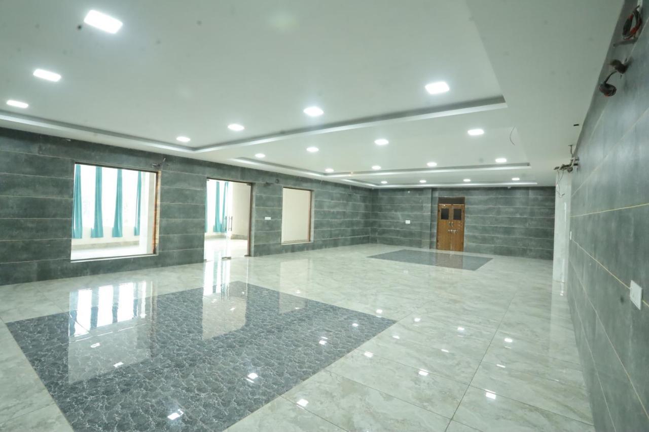 Raghav Inn Karnāl Exterior foto
