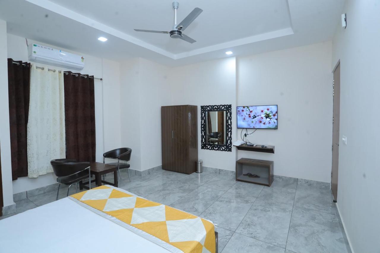Raghav Inn Karnāl Exterior foto